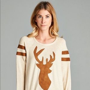 Ladies deer patch sweat shirt